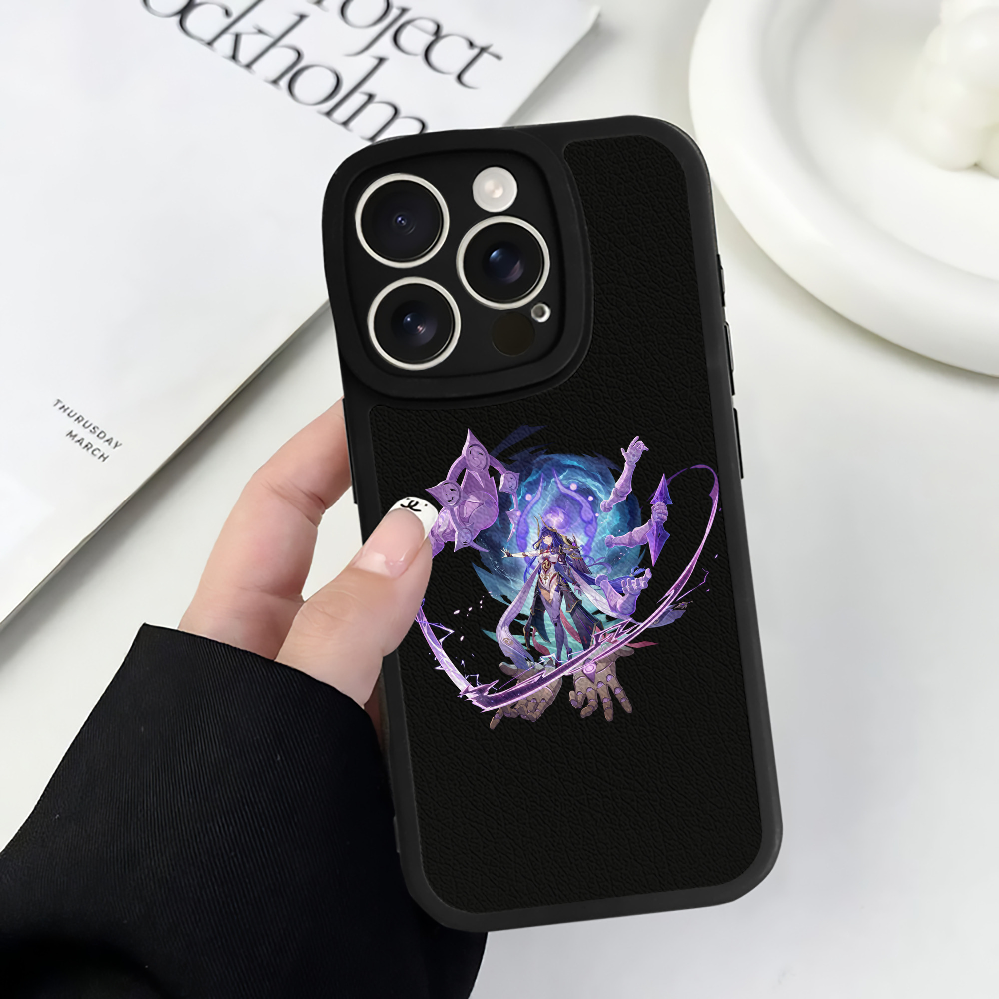 げんし神 雷電将軍 らいでんしょうぐん genshin Raiden Shogun 【iPhone 16シリーズ対応】シリコンスマホケース（レザー調） 材質：シリコン